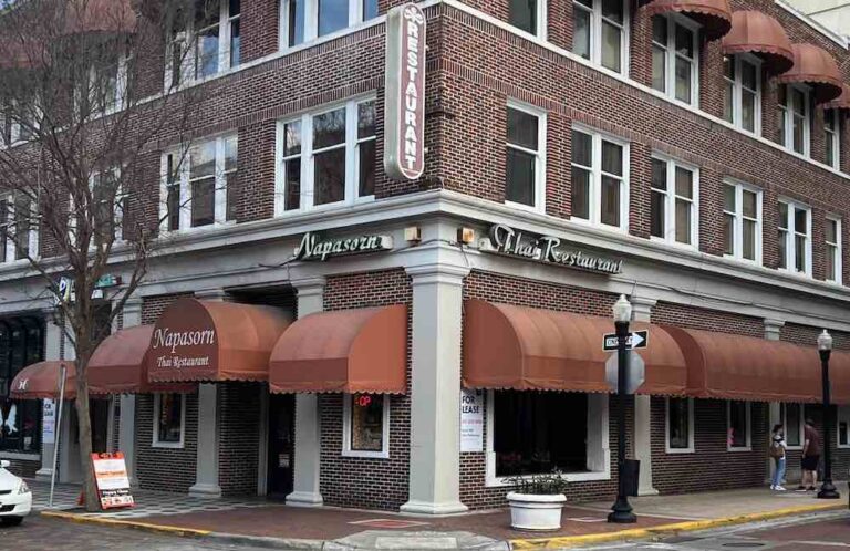 Napasorn Thai Restaurant in downtown Orlando