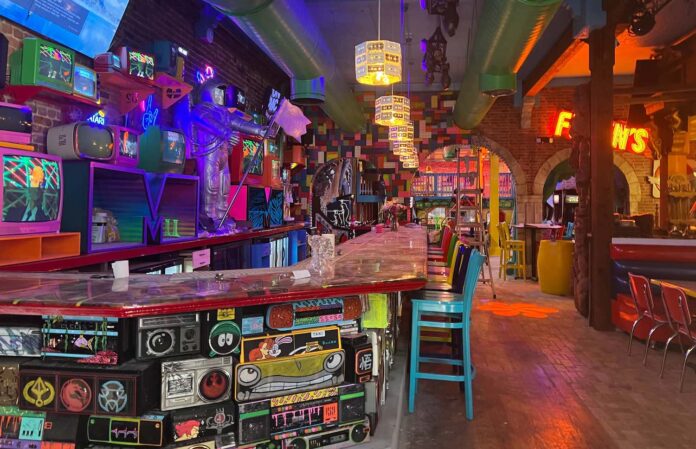 1UP Orlando is reviving an 80's video game bar in downtown Orlando this month