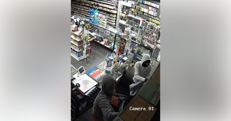 Police looking for men who stole $7,000 in merchandise from DeLand smoke shop