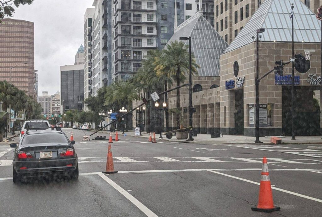 Downed traffic light on S Orange Avenue in downtown Orlando on September 29