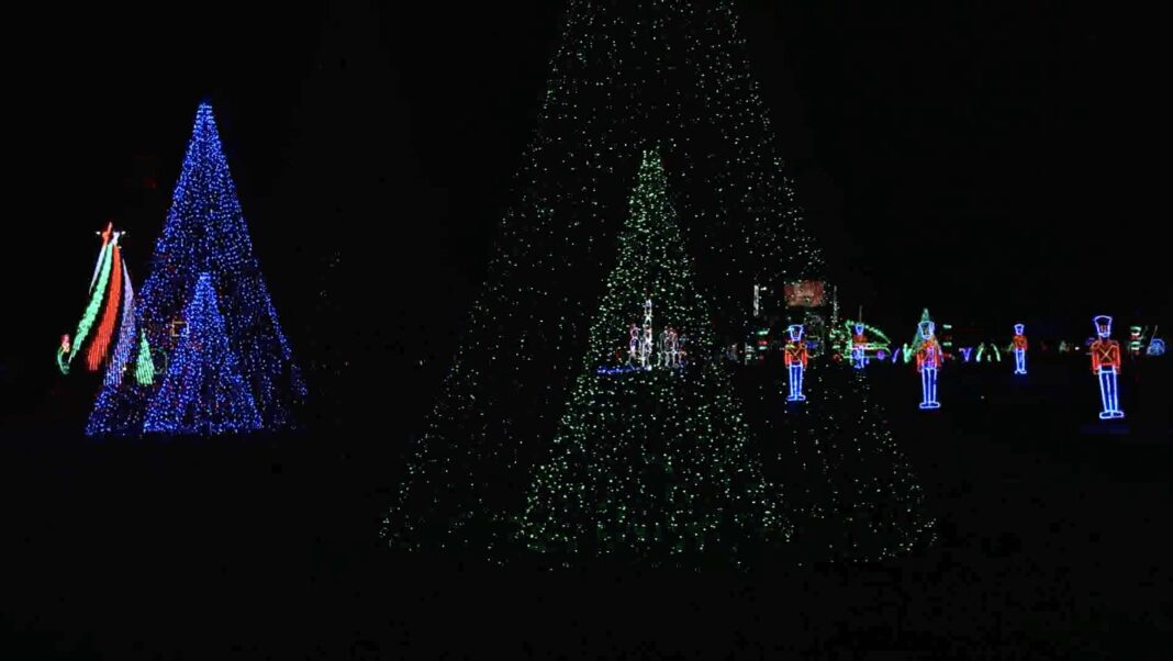 Christmas light drivethru spectacle opening at Dezerland Park this