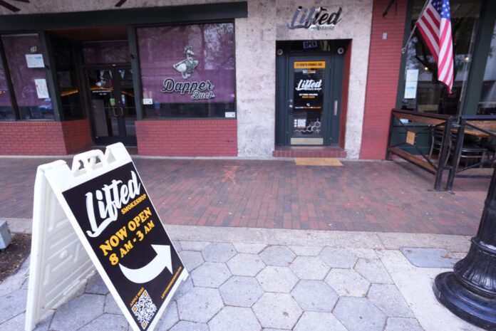 Lifted smoke shop in downtown Orlando
