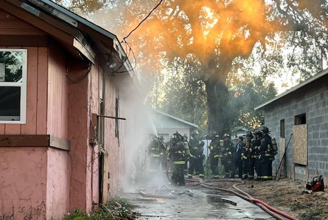 Orlando fire crews extinguish blaze at Parramore home