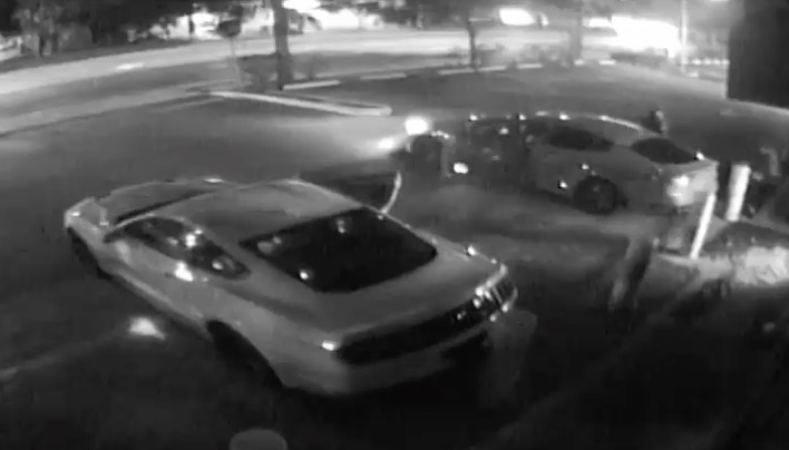 Cars wanted for burglarizing Value Pawn Jewelry in Sanford
