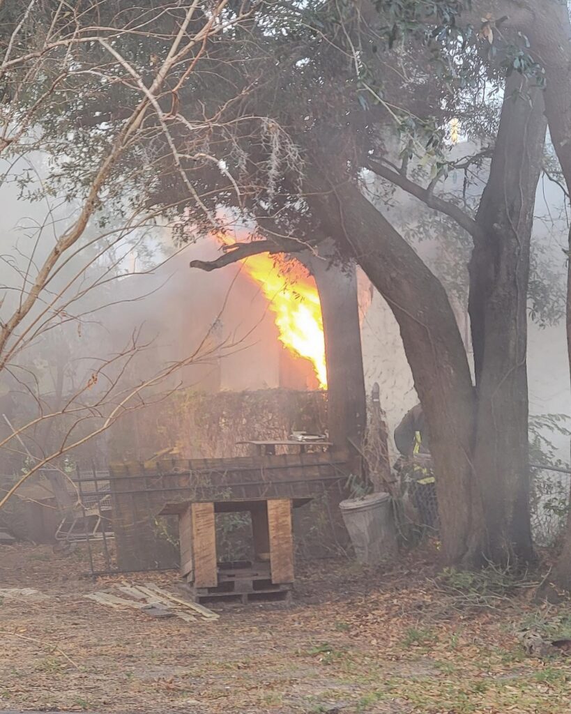 Fire at abandoned home in Orlando