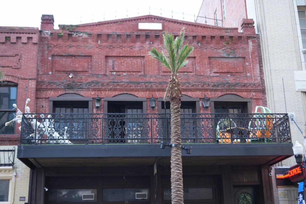 High-T Balcony Birdcages