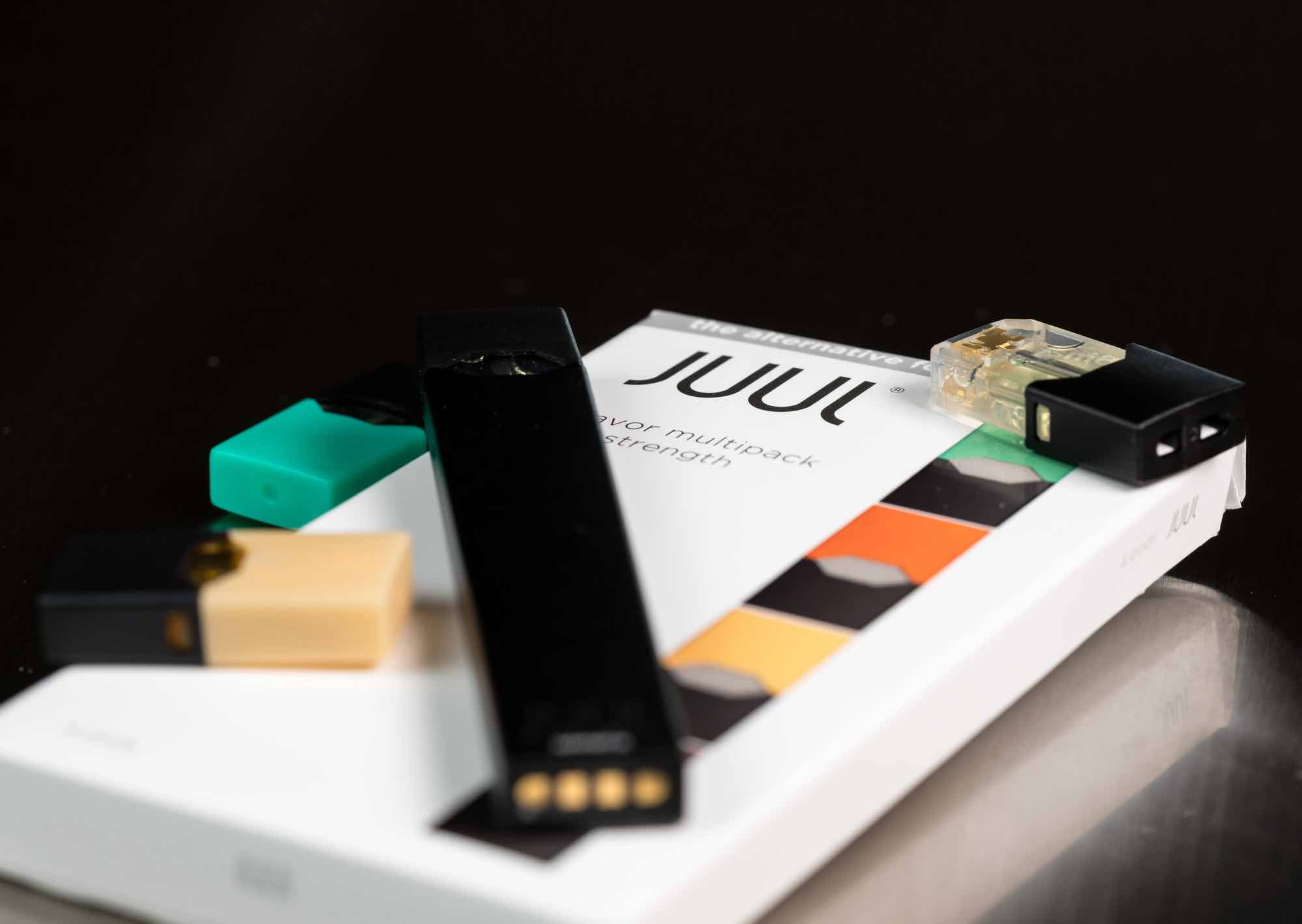 JUUL vape e cigarettes