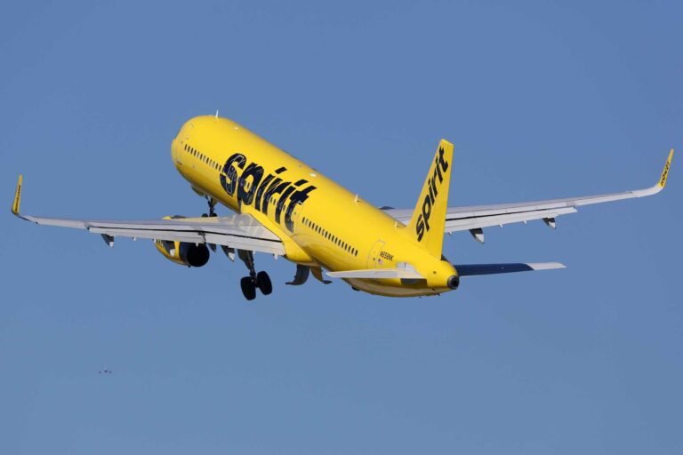 Spirit Airlines Airbus A321 flying in sky
