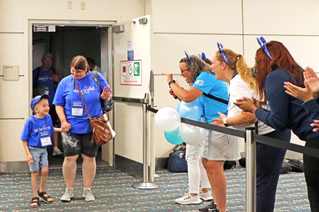 Make-A-Wish Canada families greeted at the Orlando International Airport