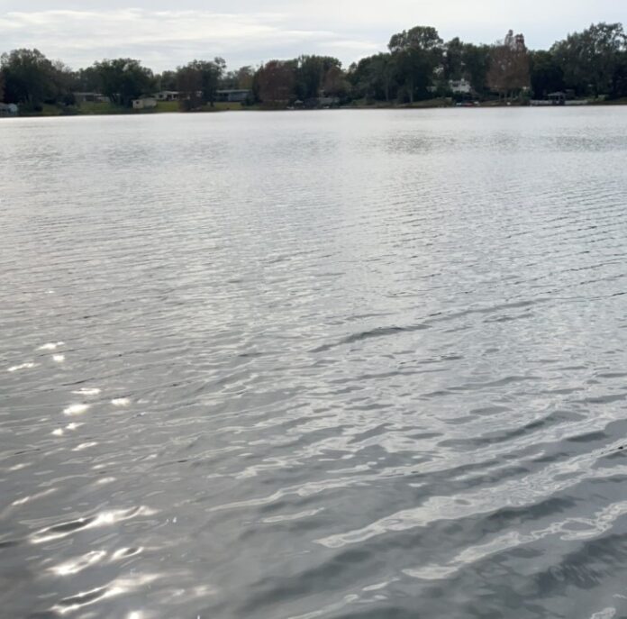 Blue Green Algae alert issued at Lake Arnold on January 23, 2024.