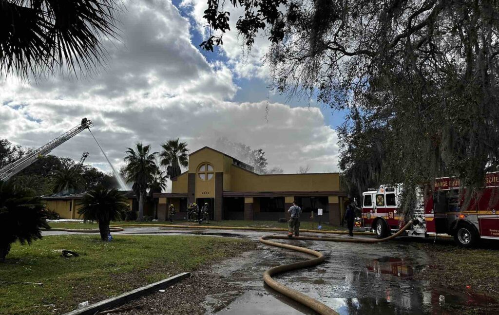 Crews knock down fire at abandoned building in Orlando