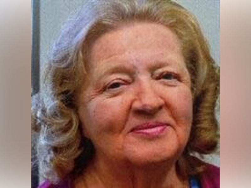 Donna Lee Brown