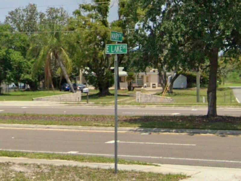On April 10, 2026, an Orlando man was killed near the intersection of Lake Drive and Mary Drive in Casselberry (pictured above) after his car struck a tree and caught fire. (Photo: Google)