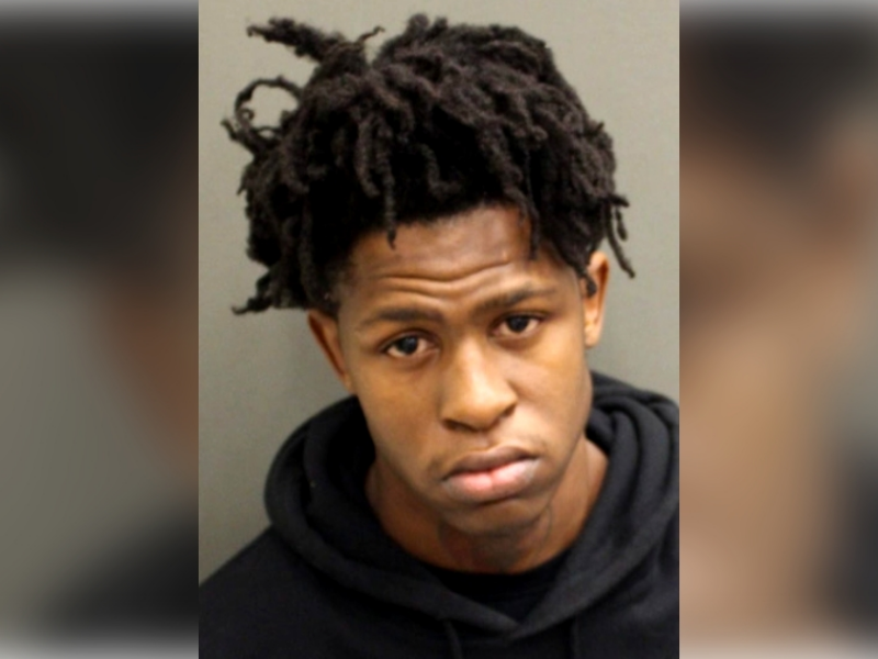Police: 25-year-old arrested after accidentally shooting sister in downtown Orlando